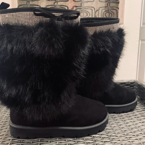 Carlkarida Black Faux Fur/Suede Winter Boots with Bows and Bling • Sz 10 • NWOT - Picture 5 of 16